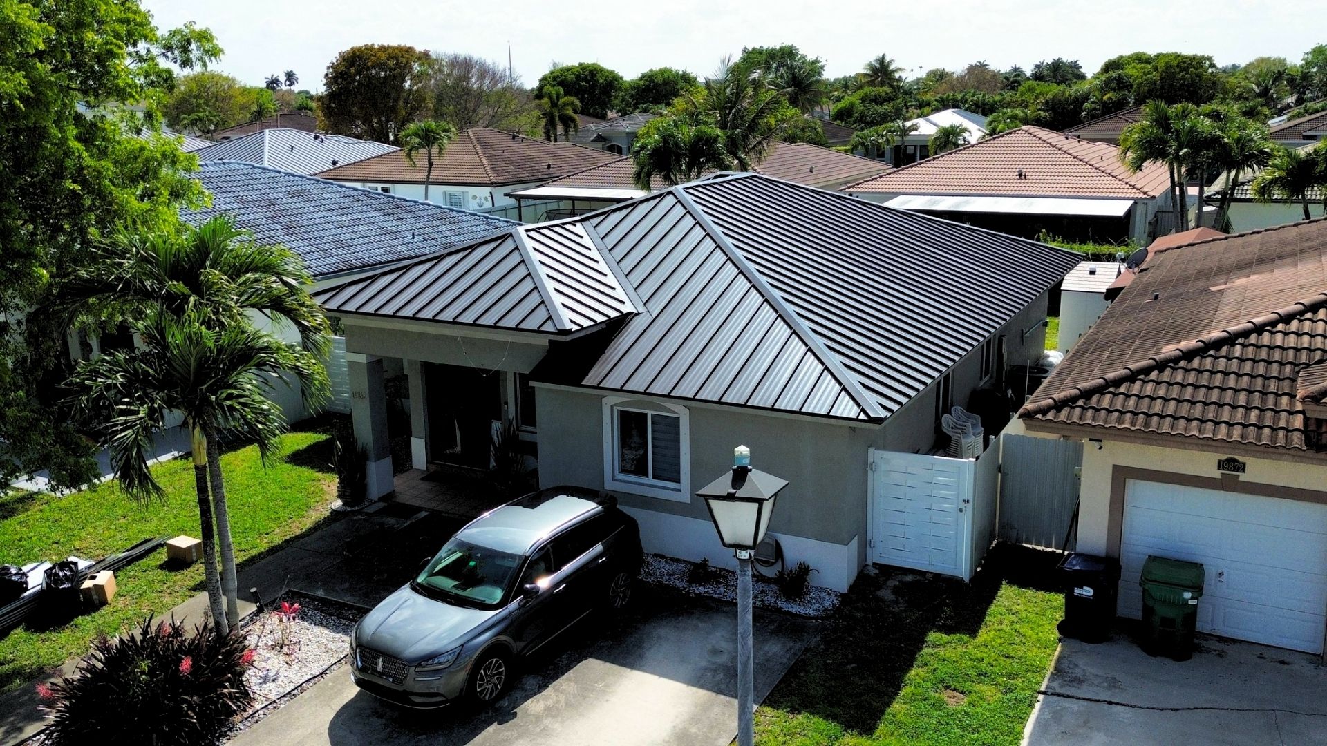 Why Contractors Choose 150MS Panels for Long-Run Roofs